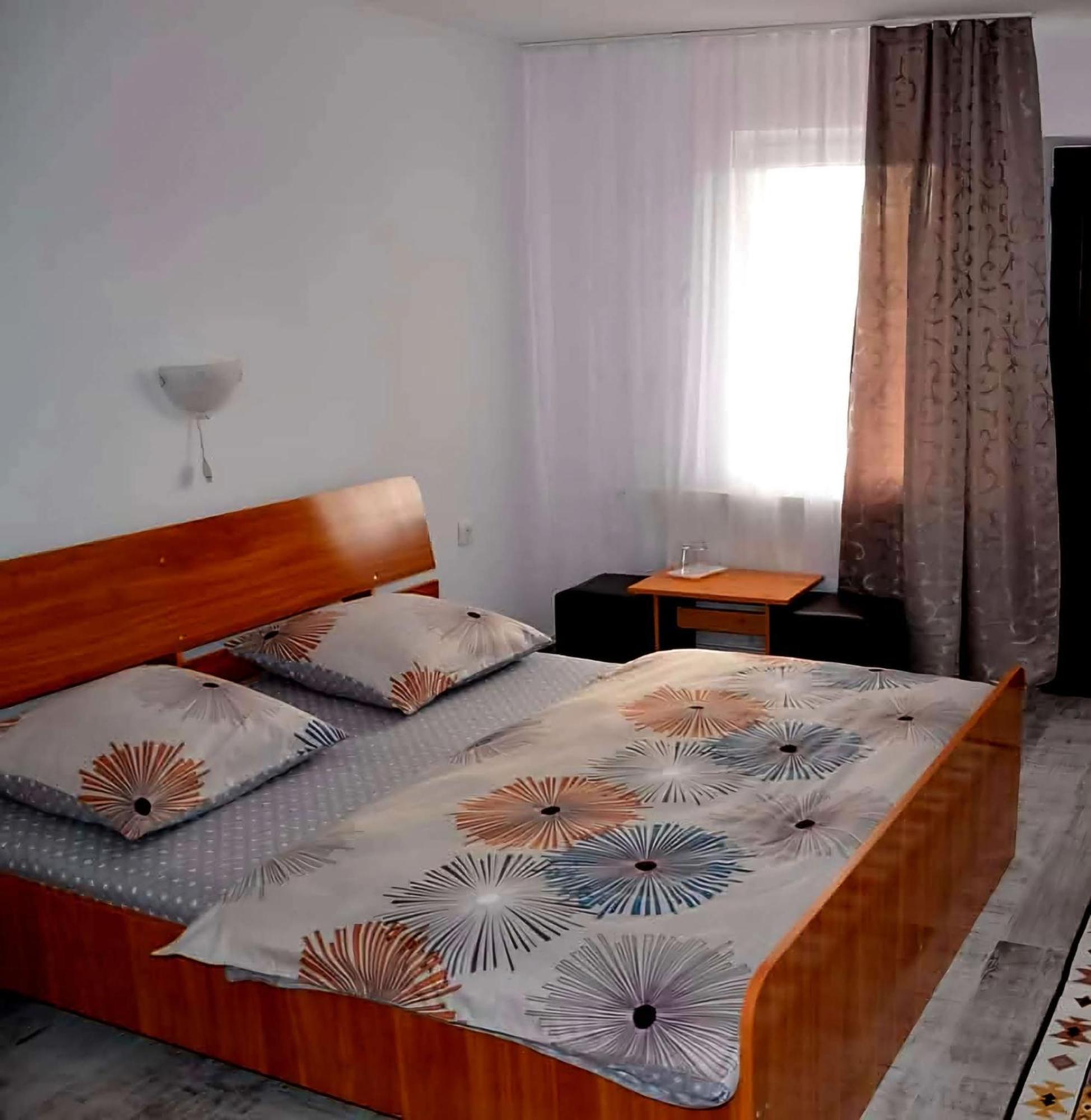 Hotel Cris & Mona à Săpînţa Extérieur photo