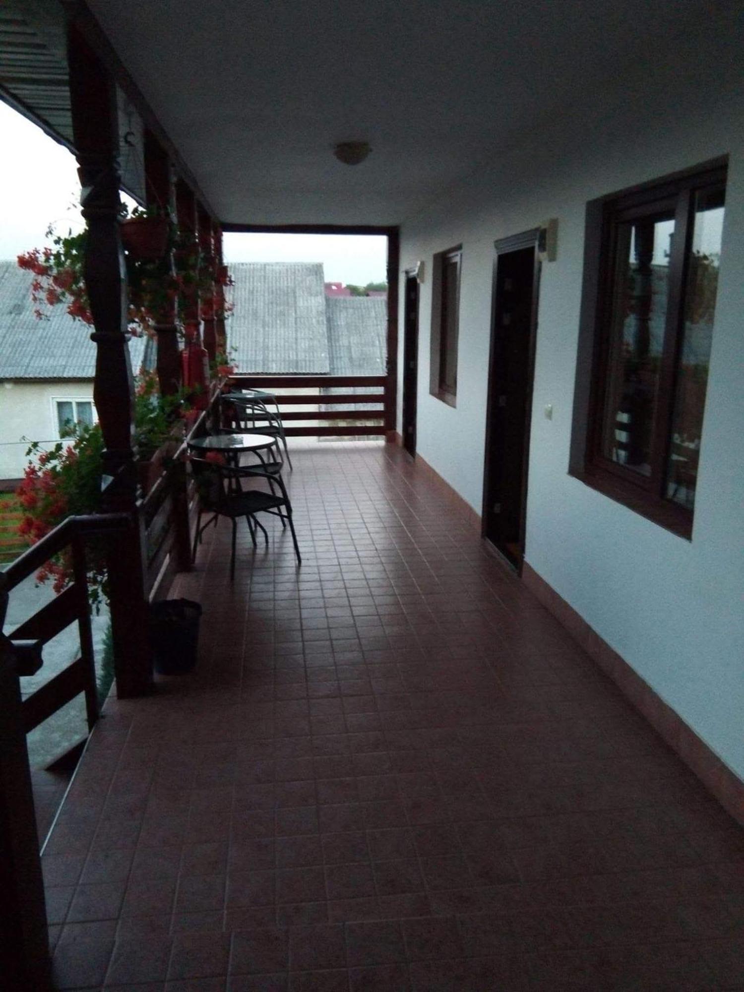 Hotel Cris & Mona à Săpînţa Extérieur photo