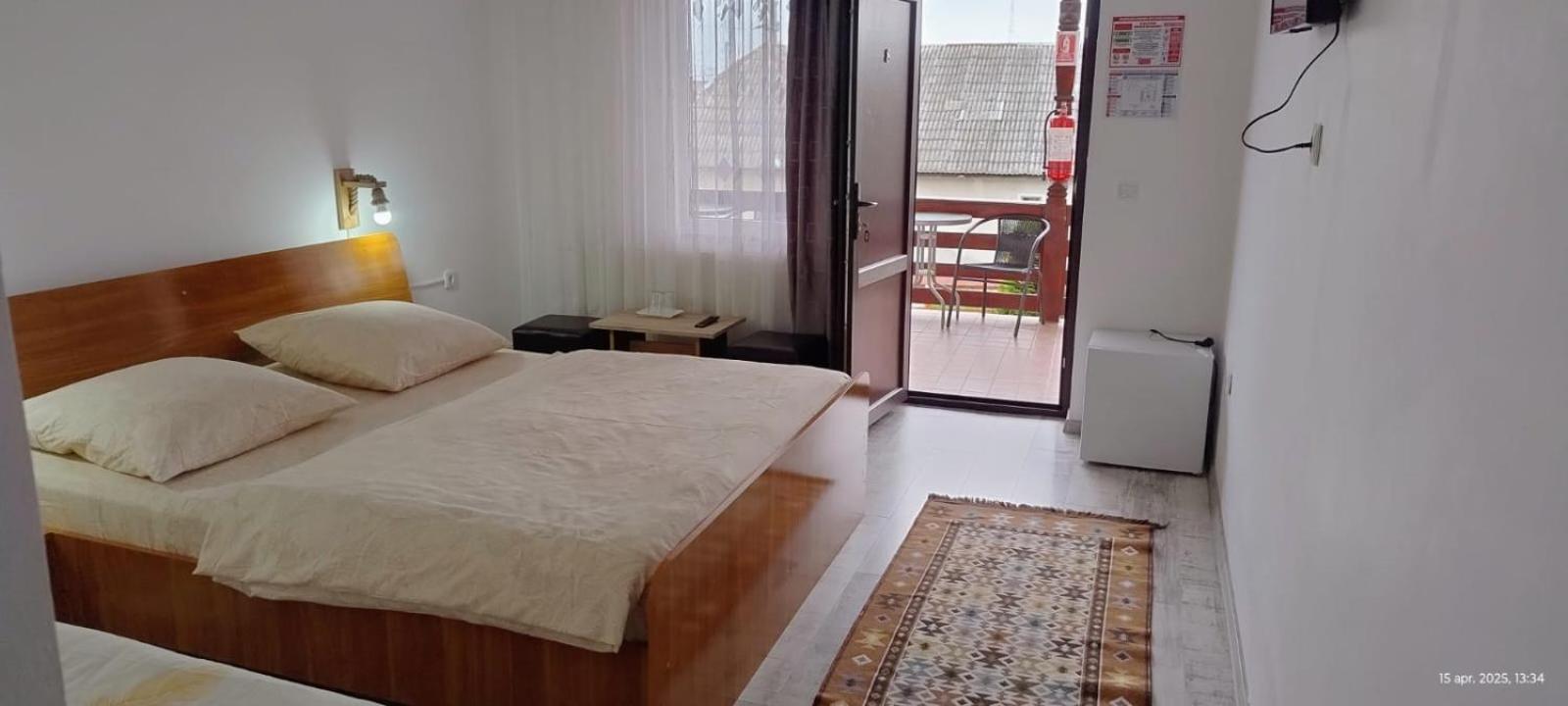 Hotel Cris & Mona à Săpînţa Extérieur photo