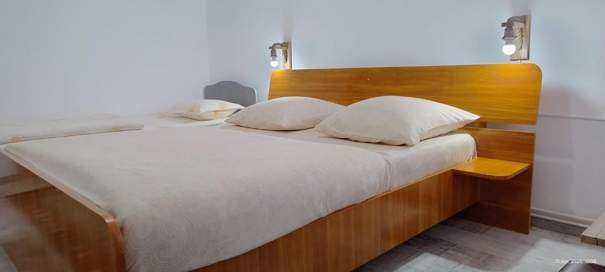Hotel Cris & Mona à Săpînţa Extérieur photo
