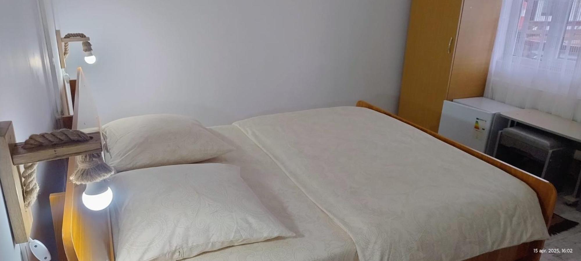 Hotel Cris & Mona à Săpînţa Extérieur photo